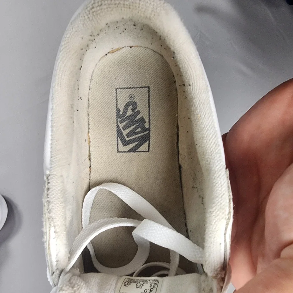 Vans Kids Low Top White Leather Skate Shoes Sneakers White Size 4.0 Kids